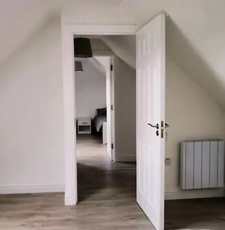 Apartment Secluded Modern *