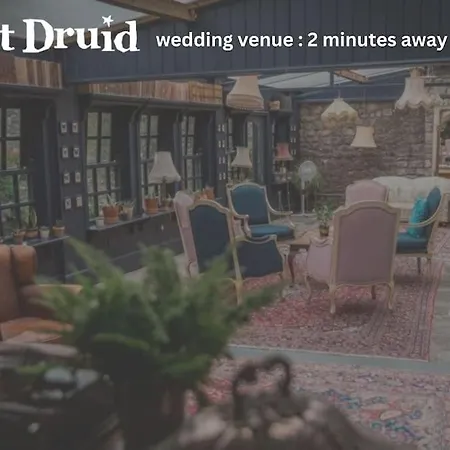 דירה Secluded Modern