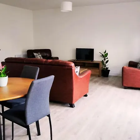 דירה Secluded Modern