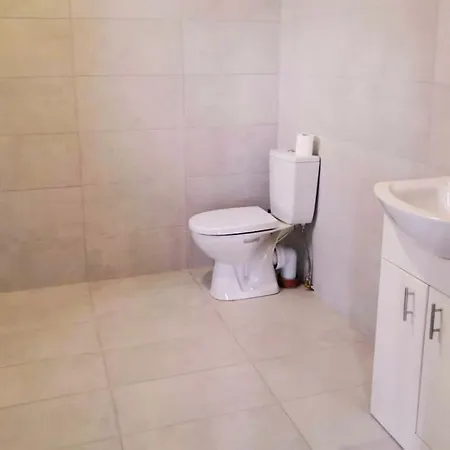 Secluded Modern Apartment Castletown Gheoghegan