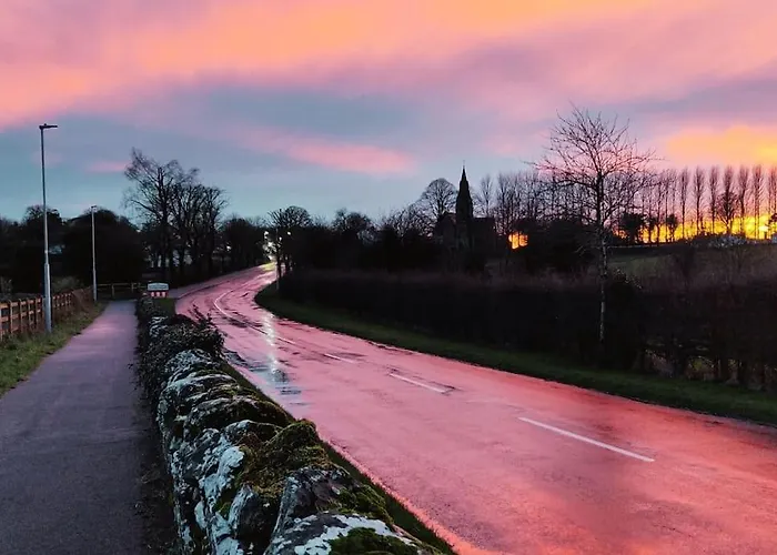 דירה Secluded Modern