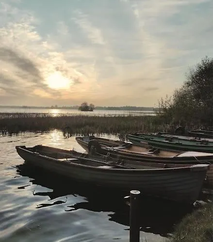 Secluded Modern דירה *